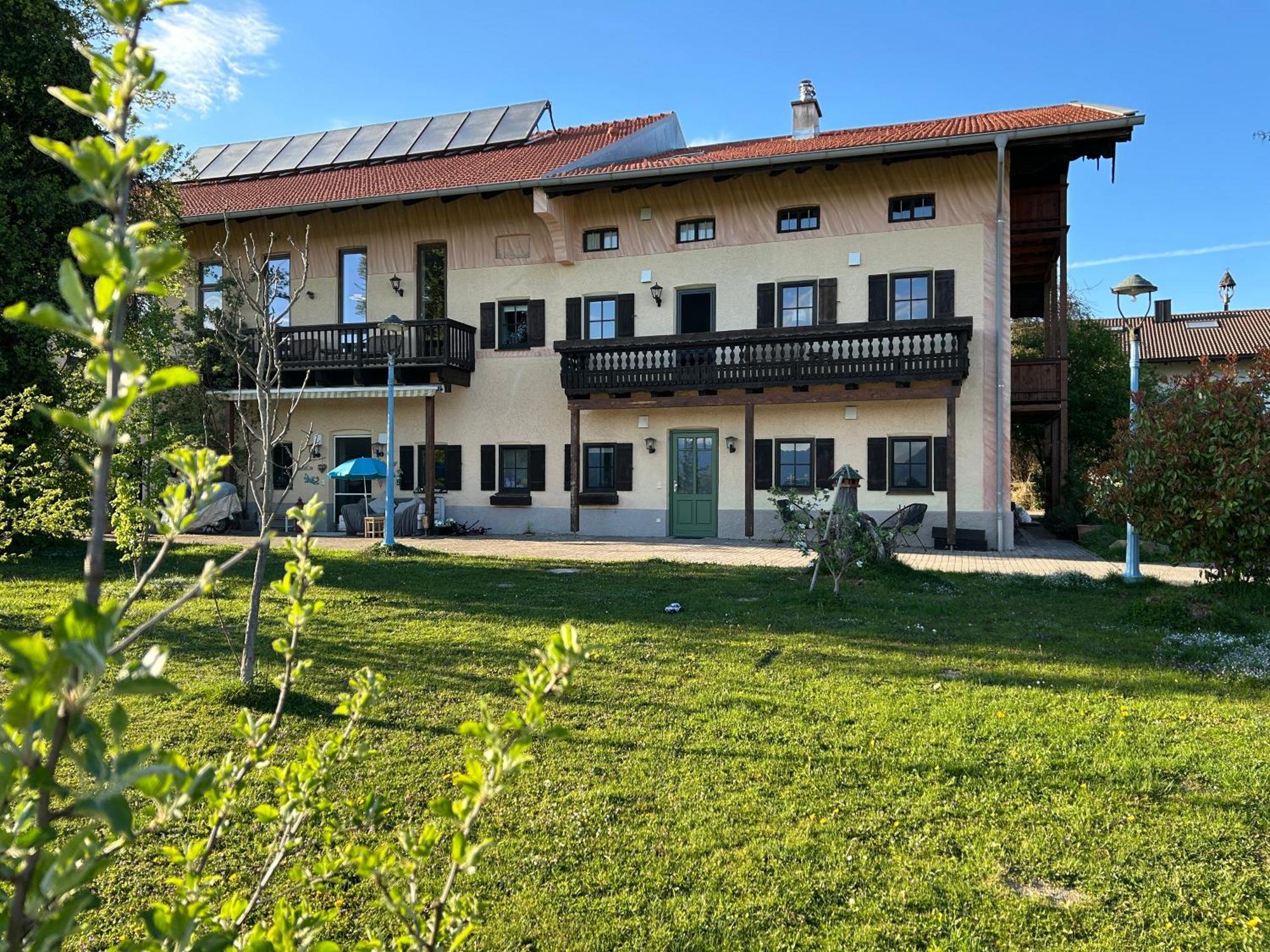 Black Horse Family Apartment - Barrierearm - Pfotenglueck - Familienzeit By Loewenherz Homes Stephanskirchen Экстерьер фото